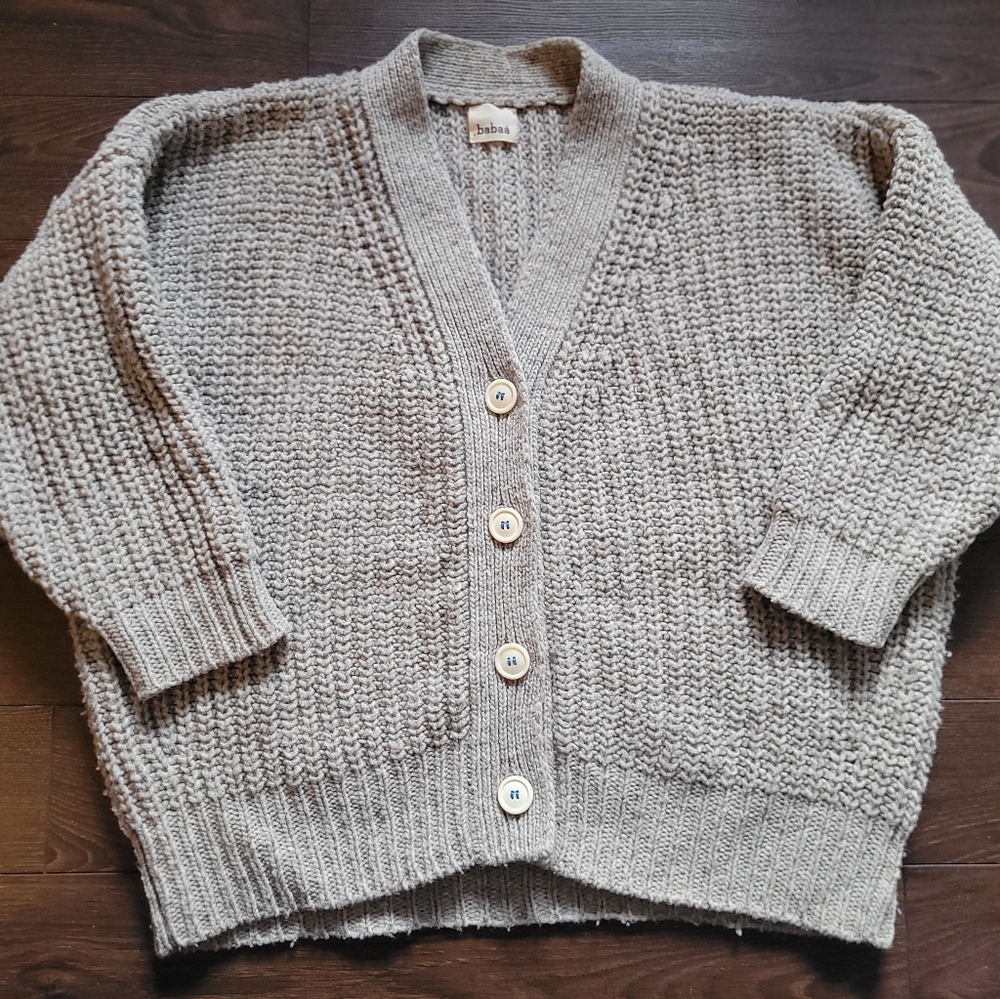 Babaa Chunky Knit Button-Front Cardigan in Light Gray